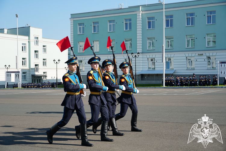 Руководитель теруправления Росгвардии поздравил с Днем знаний воспитанников Петрозаводского президентского кадетского училища 