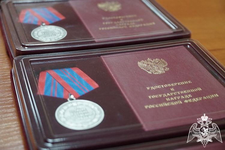 Вручены госнаграды карельским росгвардейцам, отличившимся в ходе специальной военной операции