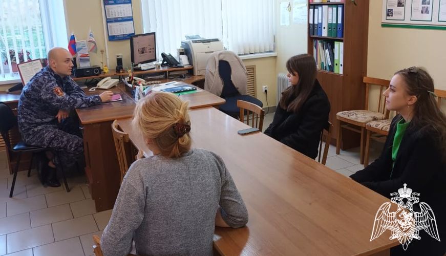 Кемские росгвардейцы приняли участие в «Ярмарке вакансий»