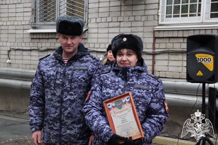 Сотрудников и работников вневедомственной охраны поздравили с профессиональным праздником