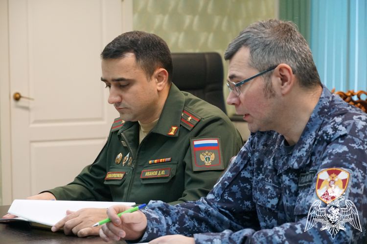 В Карелии руководство Росгвардии провело круглый стол с военным прокурором