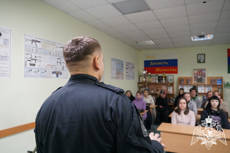 Карельские студенты встретились с офицерами СОБР «Карху» Росгвардии