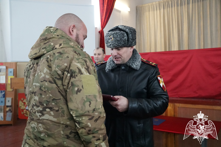 Росгвардейцам Карелии, отличившимся в ходе специальной военной операции, вручены награды