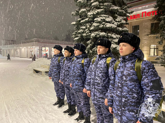 Призывники из Карелии отправились служить в воинские части Северо-Западного округа Росгвардии
