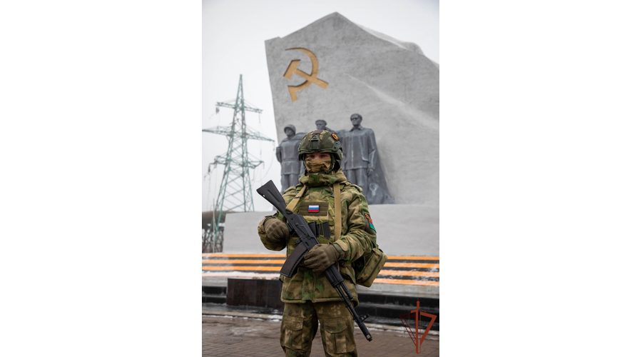 ОФИЦЕР РОСГВАРДИИ ЗАПИСАЛ ВИДЕОПОСВЯЩЕНИЕ В СТИХАХ ЗАЩИТНИКАМ ЛЕНИНГРАДА (ВИДЕО)