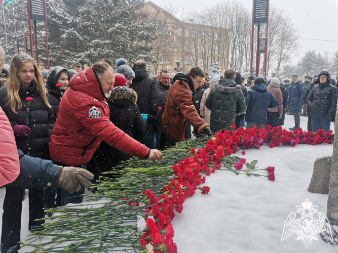 Руководитель регионального управления Росгвардии почтил память павших воинов-афганцев