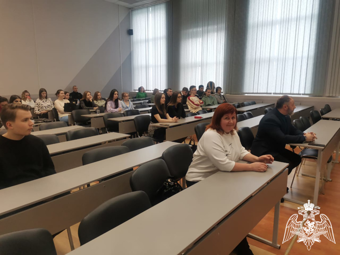 Офицеры карельского ОМОН «Илвес» и председатель совета ветеранов Росгвардии встретились со студентами РАНХиГС