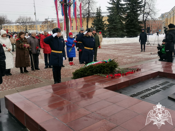 Начальник территориального управления Росгвардии возложил цветы к Вечному огню