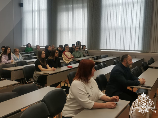 Офицеры карельского ОМОН «Илвес» и председатель совета ветеранов Росгвардии встретились со студентами РАНХиГС