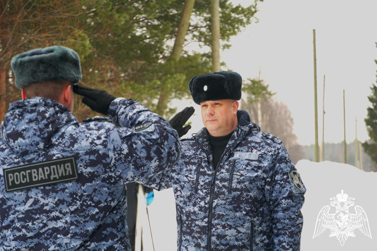 Карельские росгвардейцы почтили память павших солдат лыжным пробегом на станции Орзега (ВИДЕО)