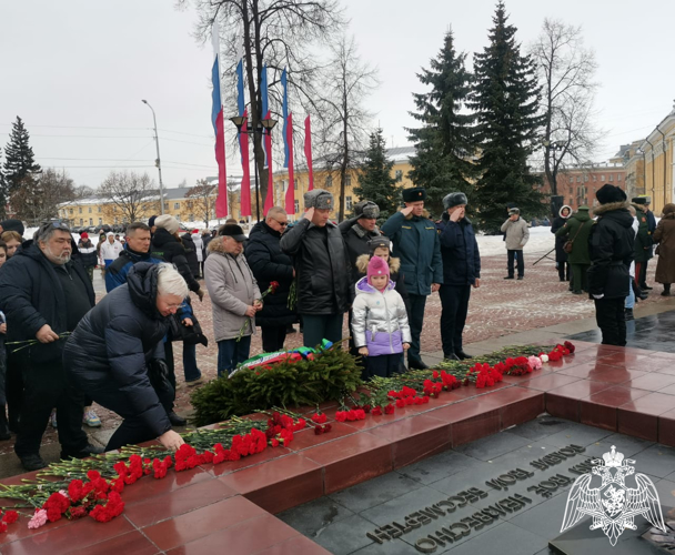 Начальник территориального управления Росгвардии возложил цветы к Вечному огню