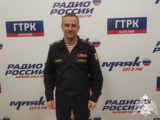 Начальник Управления Росгвардии по Республике Карелия выступил на радио в преддверии Дня образования ведомства