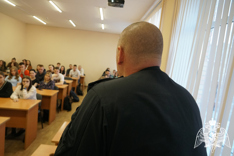 Руководство карельского ОМОН «Илвес» встретилось со студентами ПТГХ