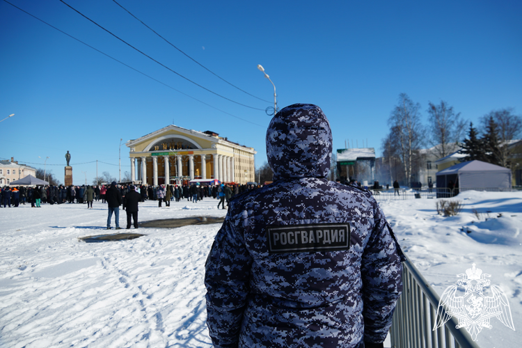 Карельские росгвардейцы обеспечили безопасность проведения концерта по случаю присоединения Крыма