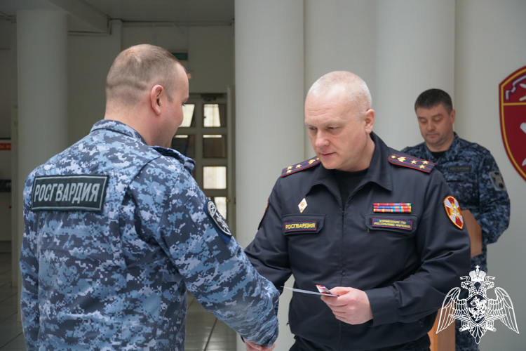 Руководство территориального управления Росгвардии вручило личному составу ведомственные награды