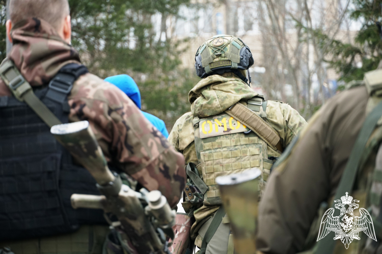 В Карелии спецназ Росгвардии прошел огневую полосу психологической подготовки пожарных (видео)