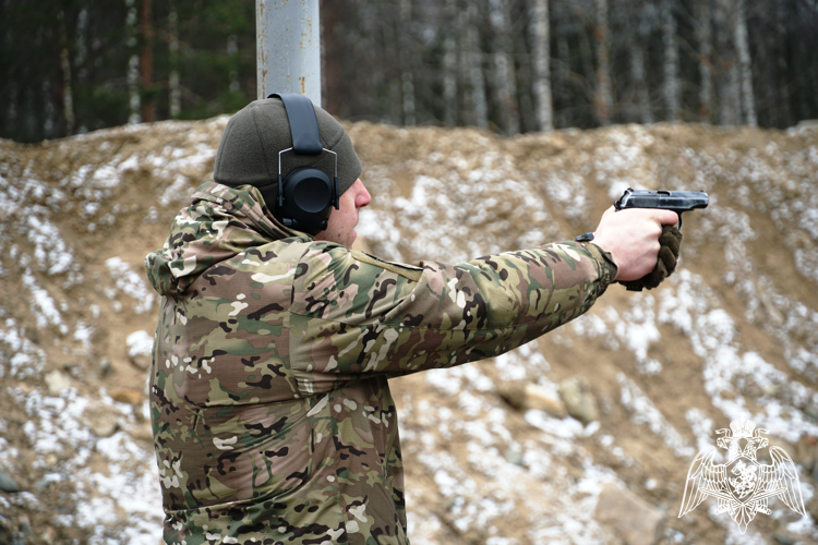 Завершился чемпионат по стрельбе из боевого ручного стрелкового оружия среди карельских росгвардейцев (видео)