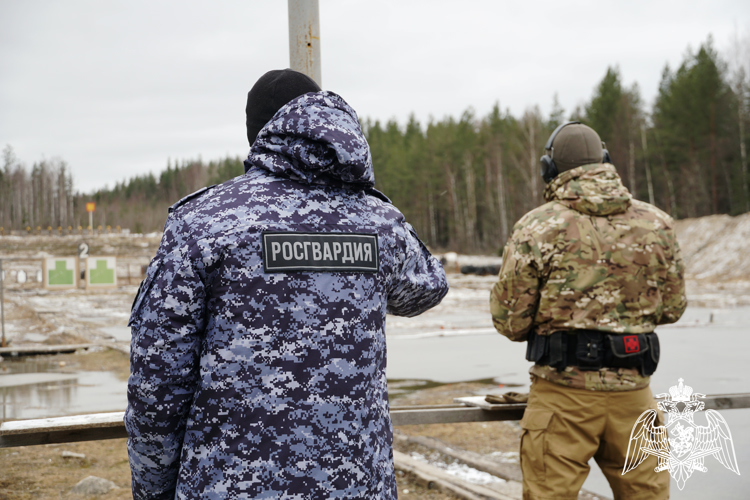 Завершился чемпионат по стрельбе из боевого ручного стрелкового оружия среди карельских росгвардейцев (видео)