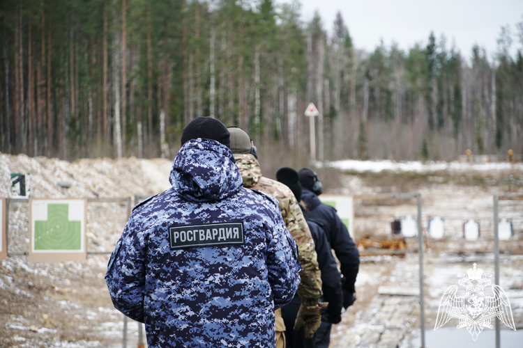 Завершился чемпионат по стрельбе из боевого ручного стрелкового оружия среди карельских росгвардейцев (видео)