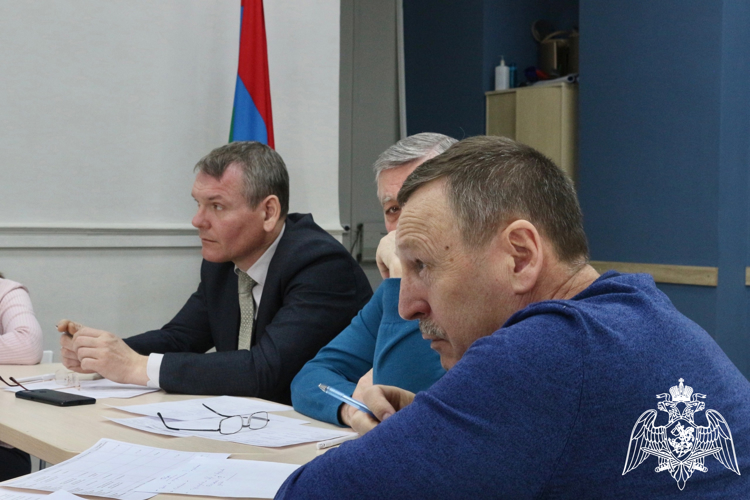 В Карельском региональном центре молодежи состоялся круглый стол с участием представителей Росгвардии