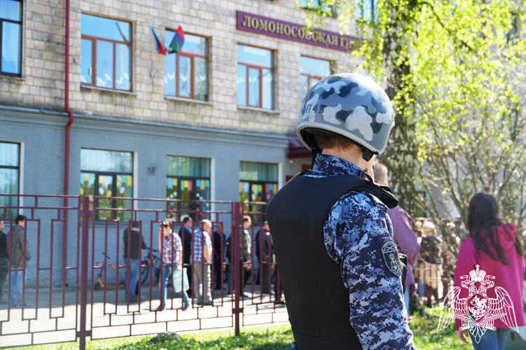В Карелии росгвардейцы приняли участие во всероссийских антитеррористических учениях на базе образовательных объектов (видео)