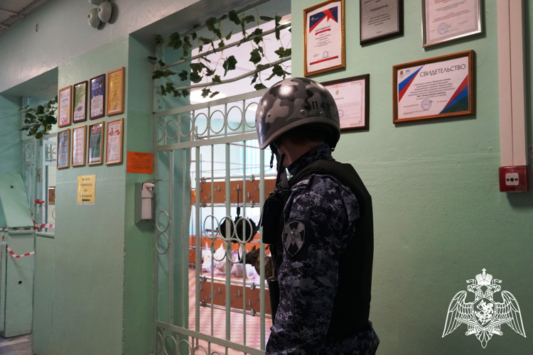 В Карелии росгвардейцы приняли участие во всероссийских антитеррористических учениях на базе образовательных объектов (видео)