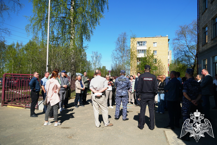 В Карелии росгвардейцы приняли участие во всероссийских антитеррористических учениях на базе образовательных объектов (видео)