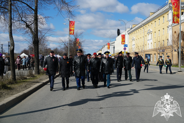 В Петрозаводске руководство Росгвардии приняло участие в праздничных мероприятиях, посвященных 79-летию Победы (видео)