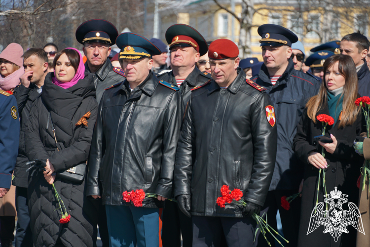 В Петрозаводске руководство Росгвардии приняло участие в праздничных мероприятиях, посвященных 79-летию Победы (видео)