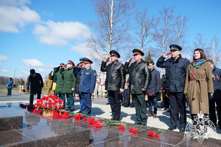 В Петрозаводске руководство Росгвардии приняло участие в праздничных мероприятиях, посвященных 79-летию Победы (видео)