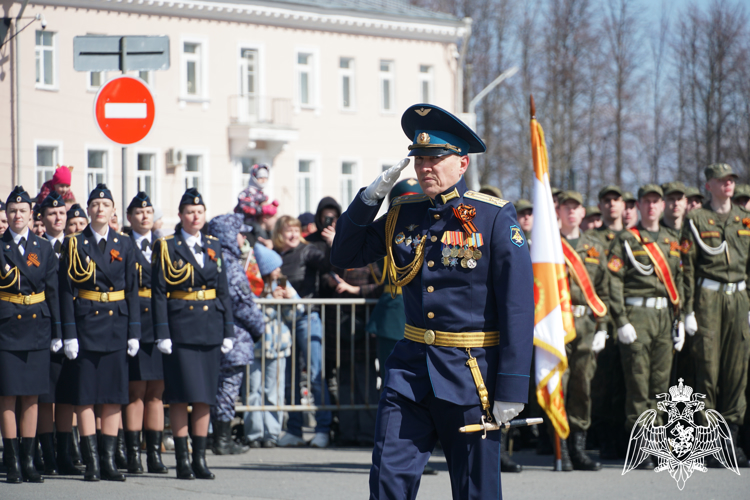 В Петрозаводске руководство Росгвардии приняло участие в праздничных мероприятиях, посвященных 79-летию Победы (видео)