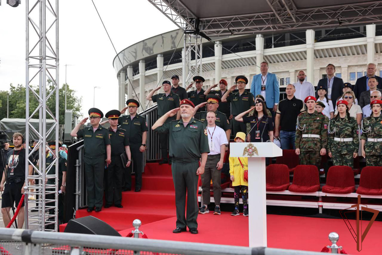 Военно-спортивный фестиваль Росгвардии в «Лужниках» собрал более 20 000 москвичей и гостей столицы (видео)