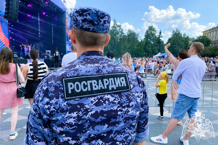 В Петрозаводске росгвардейцы обеспечили охрану общественного порядка в День города