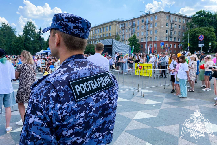 В Петрозаводске росгвардейцы обеспечили охрану общественного порядка в День города 