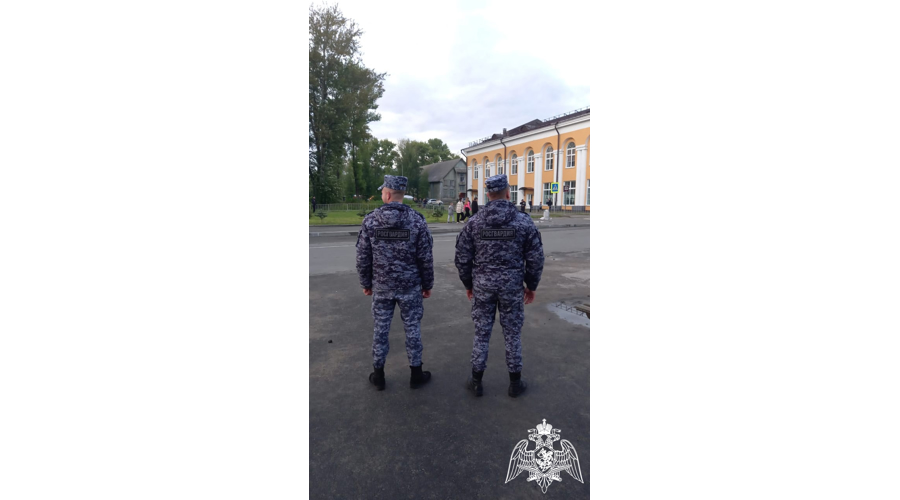 Сотрудники Росгвардии в Сегеже обеспечили охрану общественного порядка в День Республики