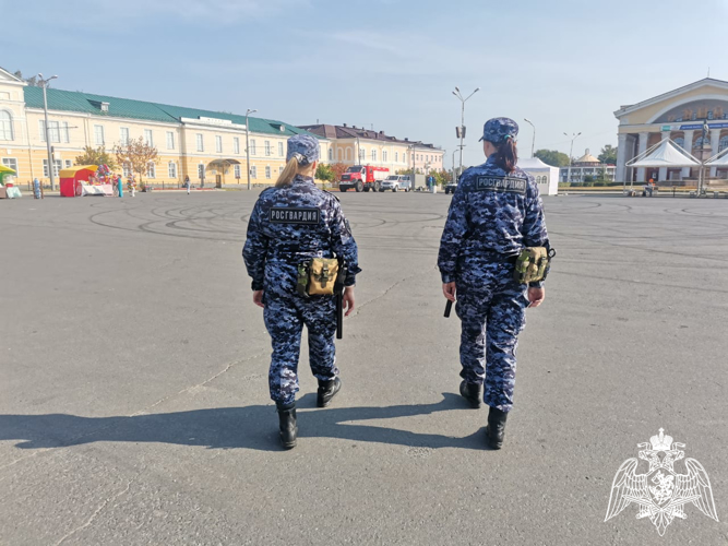 Сотрудники Росгвардии обеспечили охрану общественного порядка в День знаний