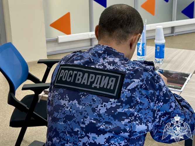 Представители вневедомственной охраны приняли участие в ярмарке вакансий