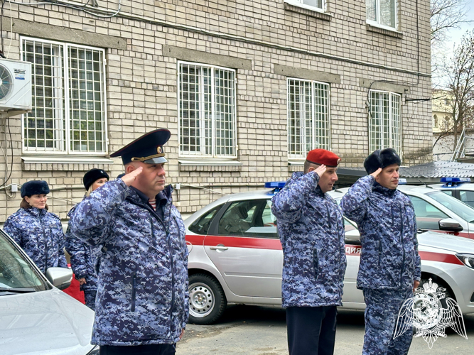 В преддверии Дня вневедомственной охраны Росгвардии патрульным экипажам Карелии вручили ключи от новых служебных автомобилей (ВИДЕО)