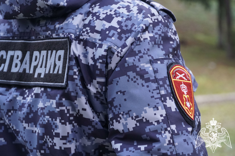 Представители Росгвардии задержали гражданина, который дважды совершил кражу в  гипермаркете