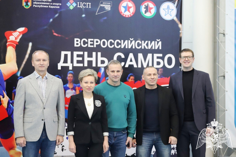 Руководитель регионального управления Росгвардии посетил чемпионат Карелии по самбо