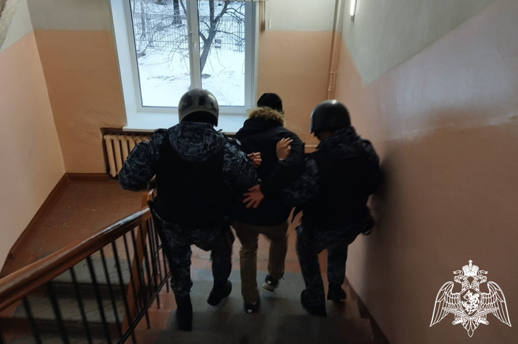 В Петрозаводске сотрудники Росгвардии провели плановую тренировку в школе