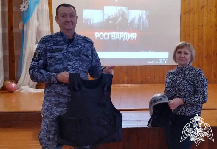 Представители Медвежьегорского отдела вневедомственной охраны встретились с молодежью