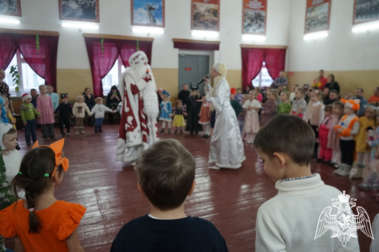 В региональном управлении Росгвардии состоялась новогодняя елка для детей сотрудников и военнослужащих ведомства