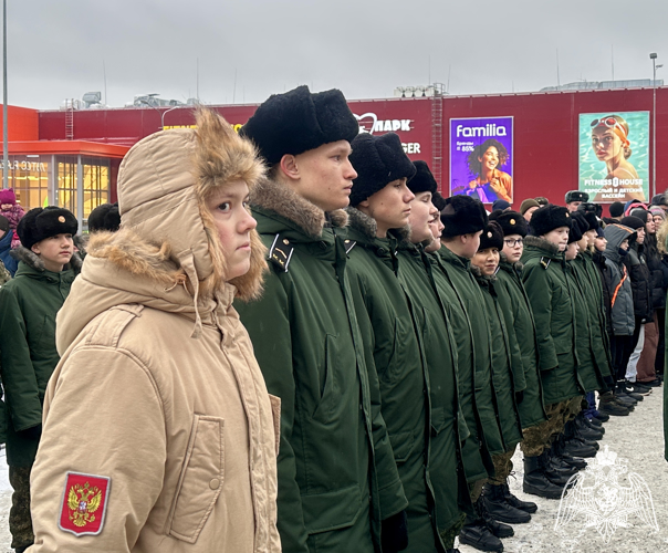 Начальник регионального управления Росгвардии принял участие в открытии выставки трофейной техники (видео)