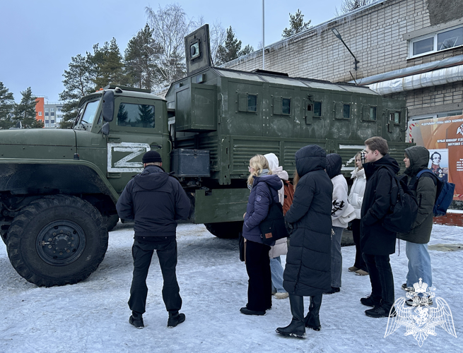 В Петрозаводске сотрудники ОМОН «Илвес» провели для школьников Урок мужества