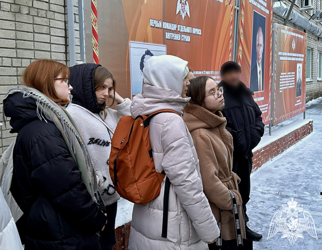 В Петрозаводске сотрудники ОМОН «Илвес» провели для школьников Урок мужества