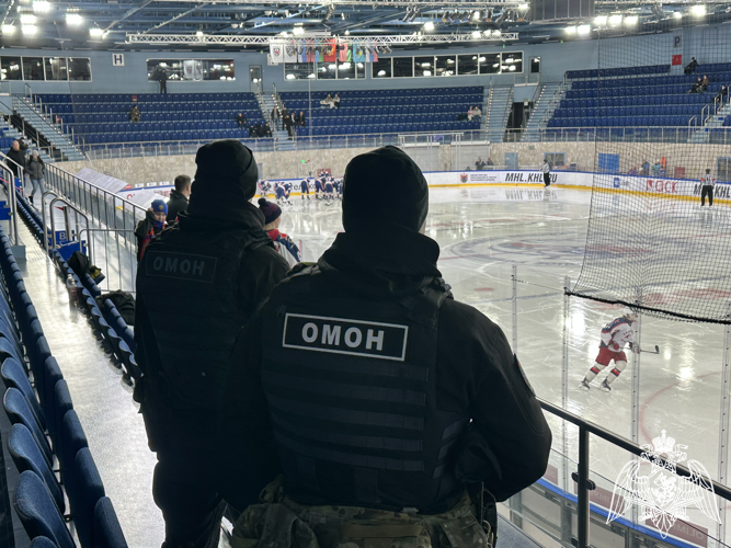 Спецназ Росгвардии обеспечил безопасность проведения хоккейного матча