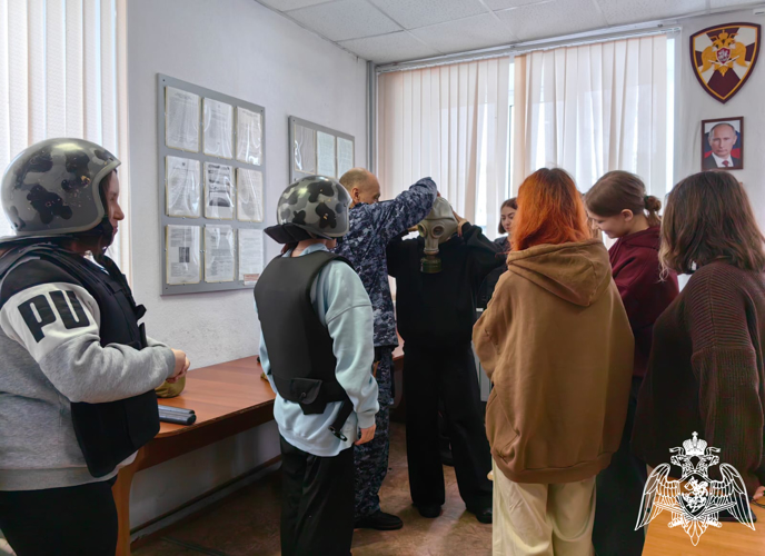 Росгвардейцы познакомили сегежских школьников со своей службой