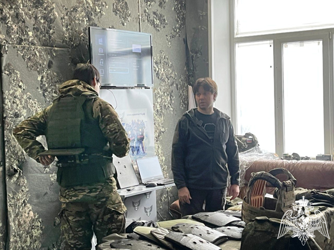 В Карелии спецназ Росгвардии посетил выставку бронезащиты
