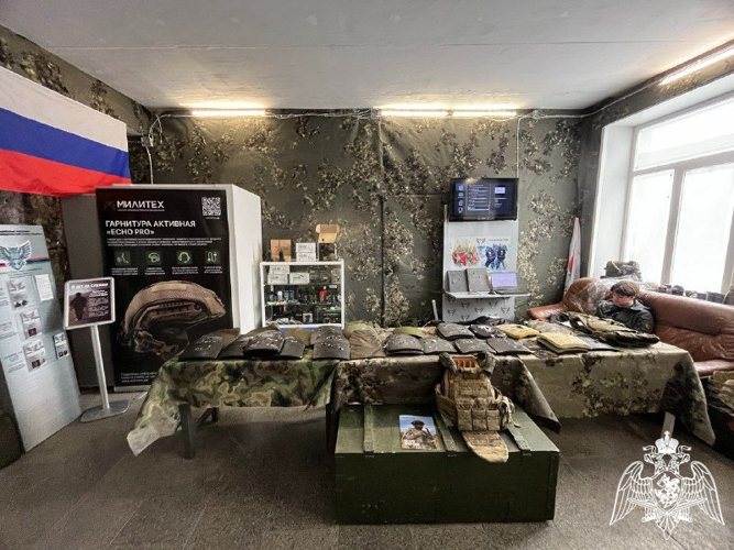 В Карелии спецназ Росгвардии посетил выставку бронезащиты